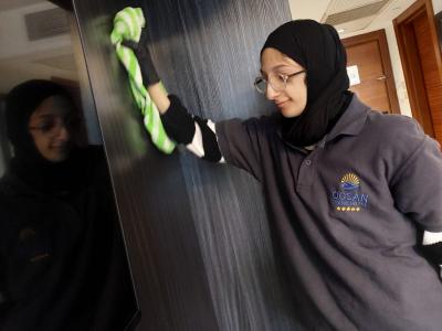 عايدة أثناء تدريبها في فندق الأوشن جراند