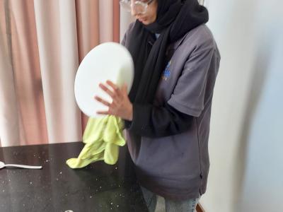 عايدة أثناء تدريبها في فندق الأوشن جراند