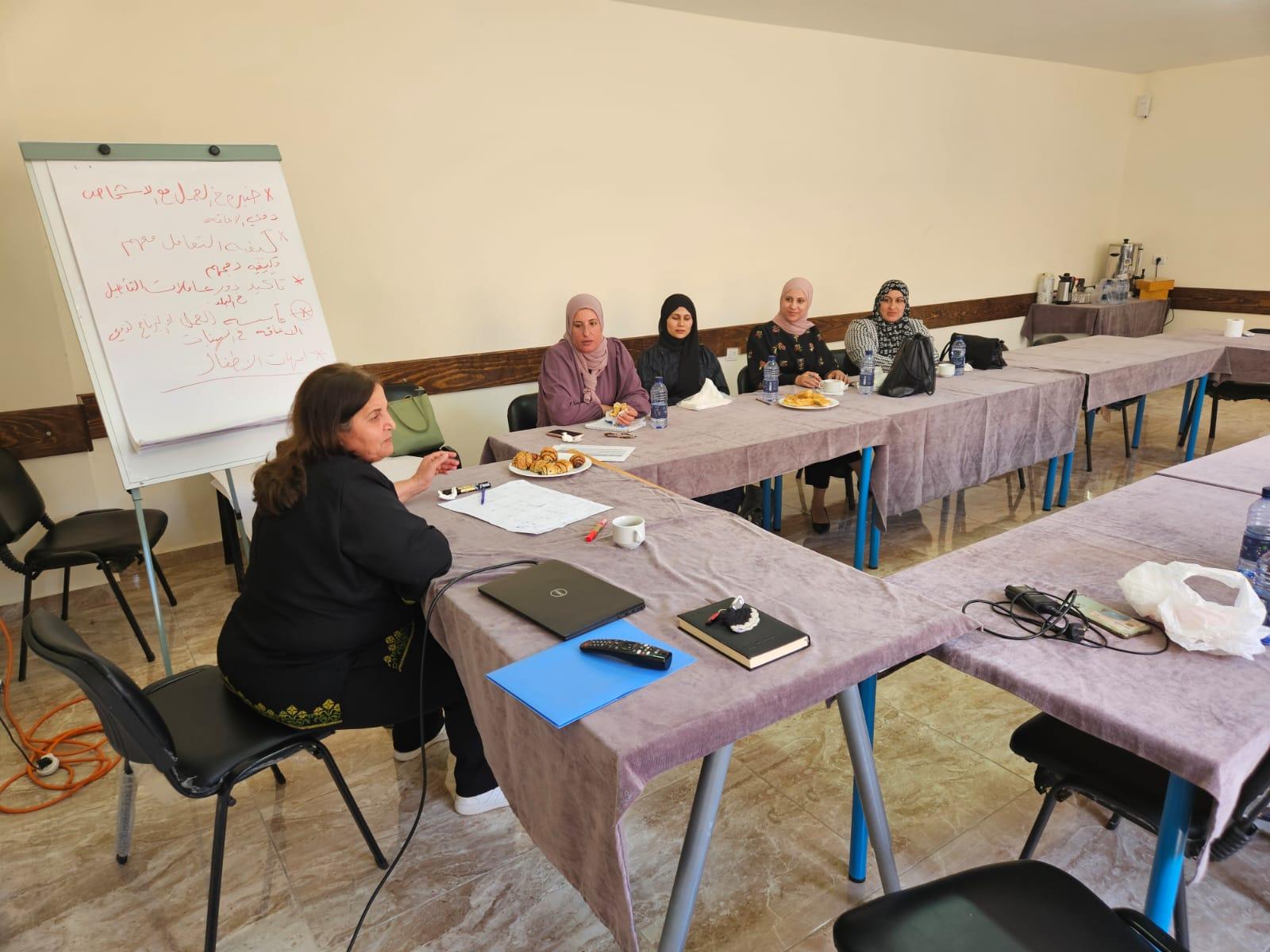 اجتماع مركز جبل النجمة للتأهيل مع عاملات التأهيل من ستة هيئات محلية 